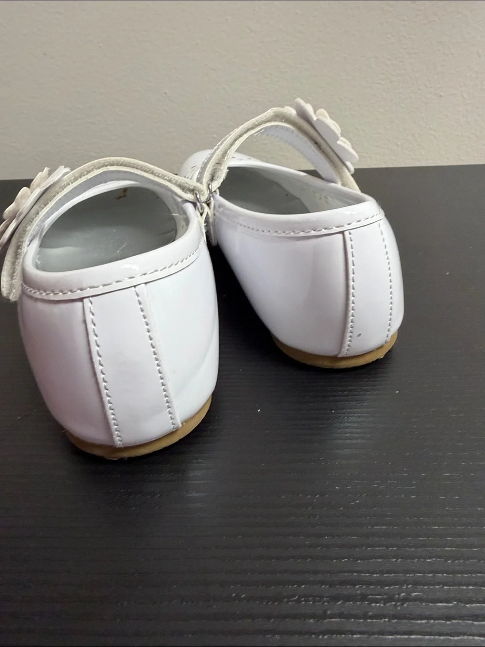Girls' White Patent Mary Jane Dress Shoes with Floral Accent